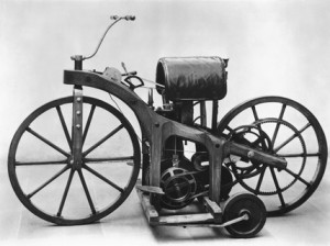 Gottlieb Daimlers 1st Motorcycle